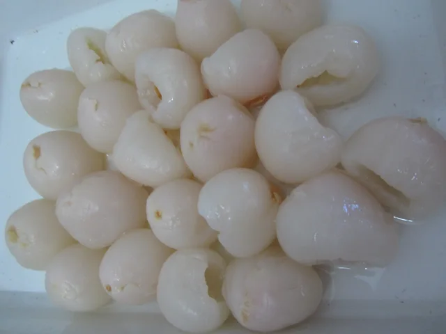 Canned lychee