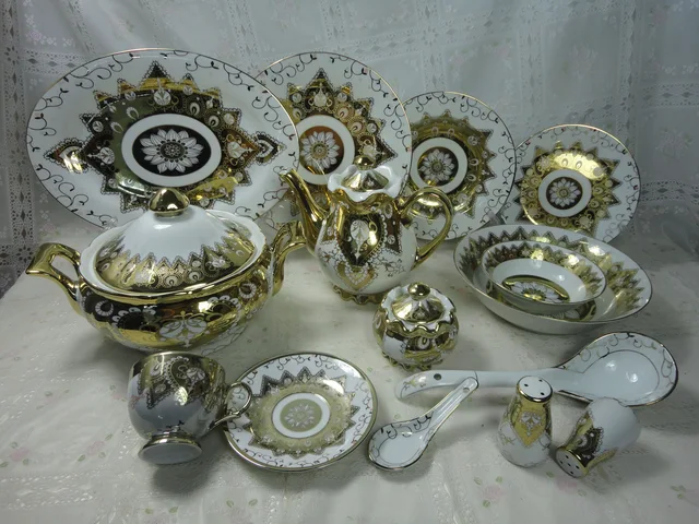 Porcelain Dinner Set
