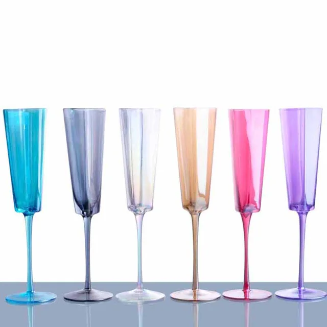 Colored glass champagne glass, ion-plated heart-shaped glass with unique design