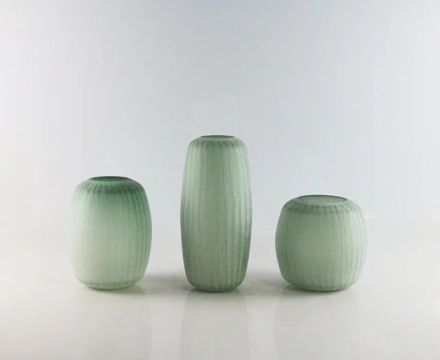 Handmade color cutting glass vase