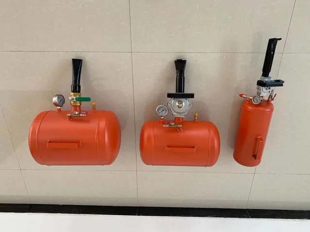 Tubeless tyre blow up tank