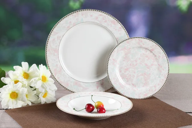 NBCU, BSCI, SMETA, DISNEY, 8 PCS Dinner Set