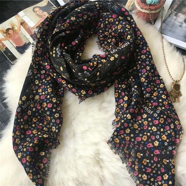 2020 Female New Print scarf with Flowers women fashion spring summer autumn ladies light woven scarves nice pattern