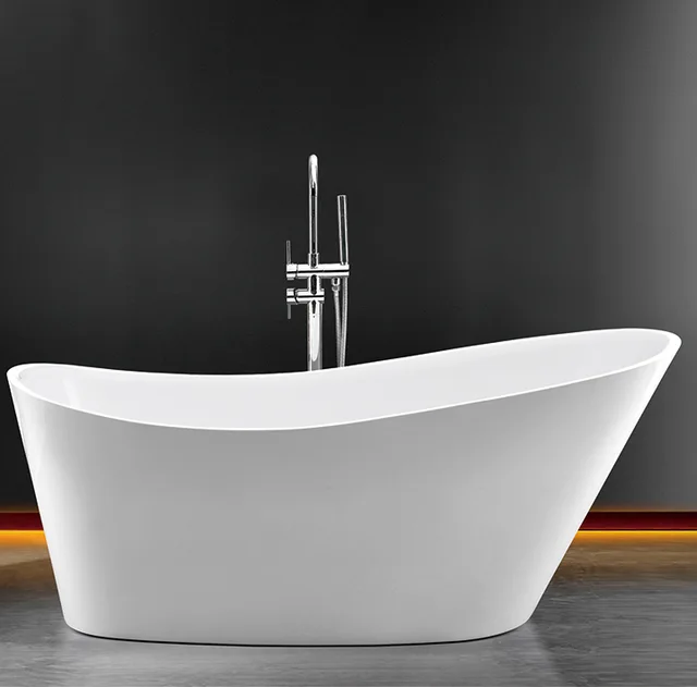 Free standing bathtub