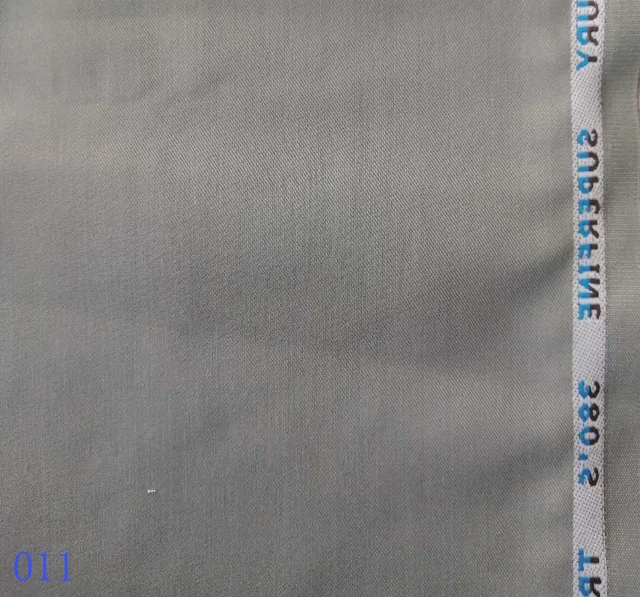 028 T/R 80/20 57/58" 2/2 calendering fabric with english selvedge