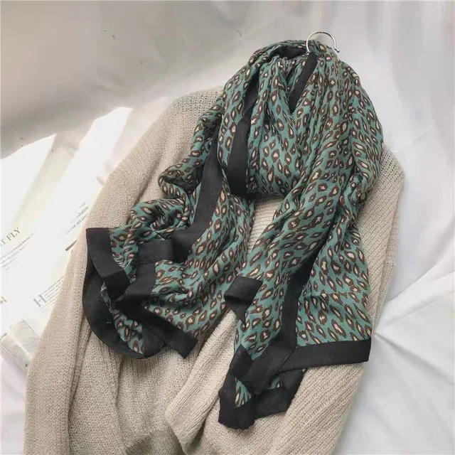 2020 New Print scarf with leopard women fashion spring summer autumn ladies light woven scarves
