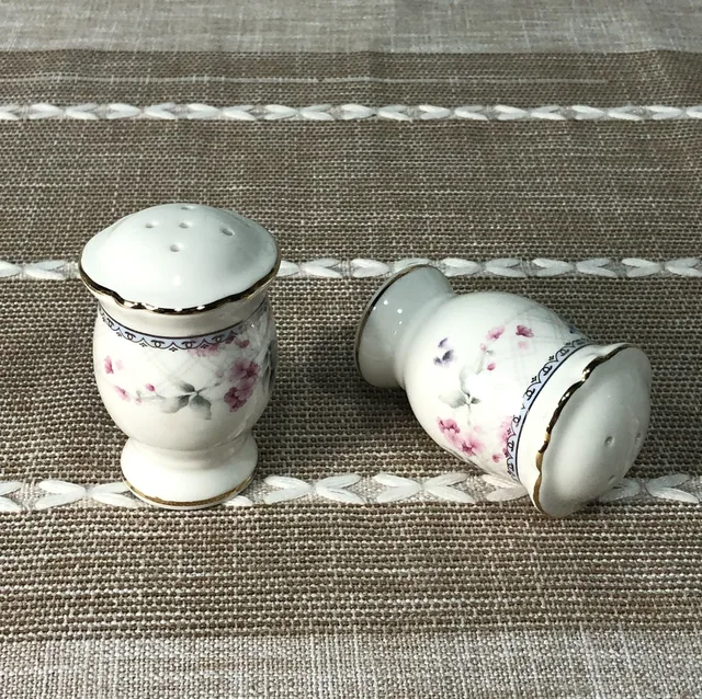 Pepper & salt shaker