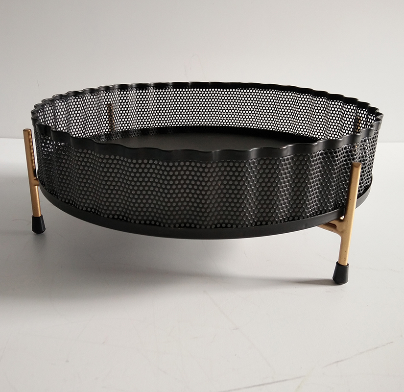 Metal tray