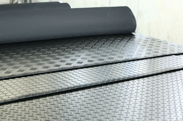 Stud matting