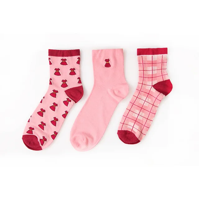 Hot Selling Colors Mid-tube Fashion Printing Design Socks
