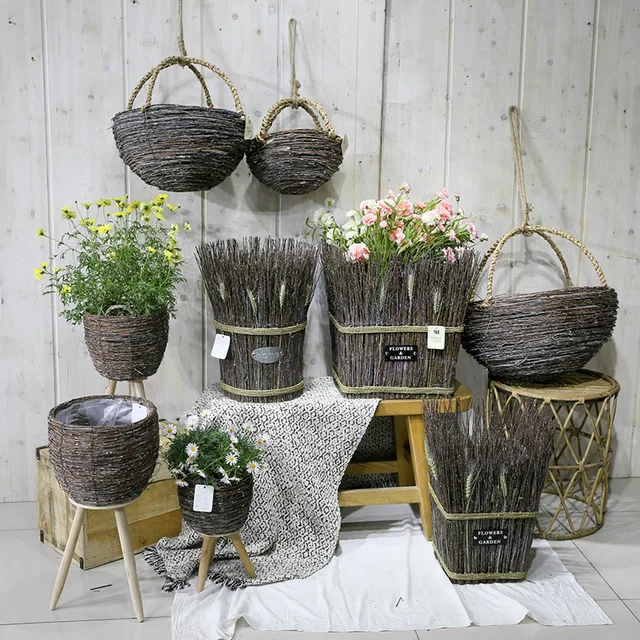 Unpeeled willow flower pot