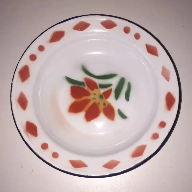 Enamel soup plate