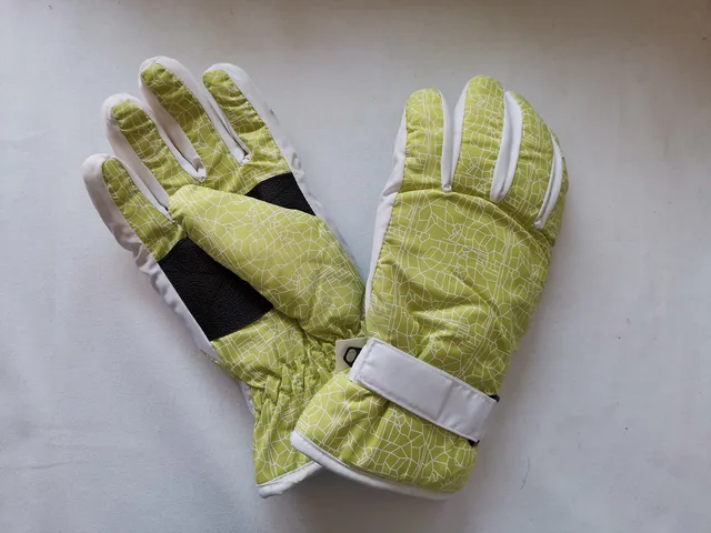 Ski glove