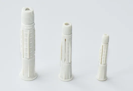 Knot expansion plugs