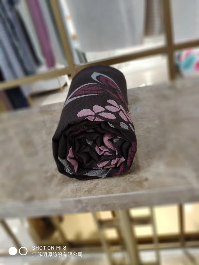 Jacquard Cashmere scarves