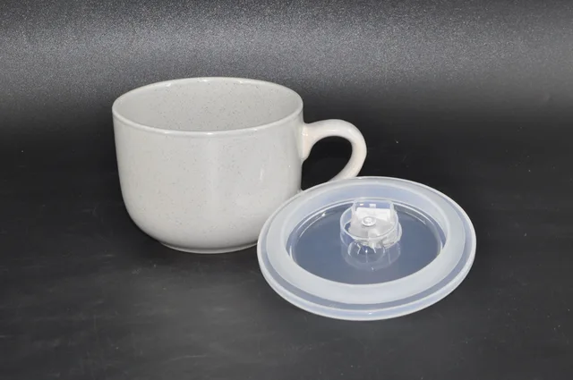 Children cup with lid
