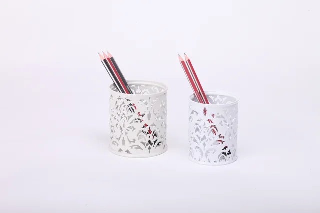 Chicken shaped flower pen holder