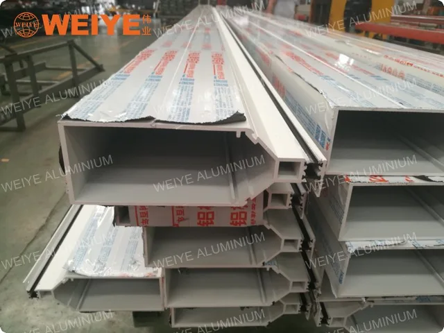 Aluminum extrusion for curtain wall