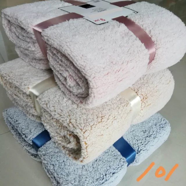 Printed sherpa blanket