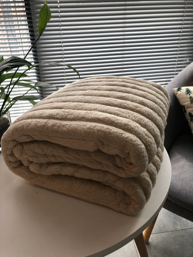 Flannel fleece ks needle out blanket