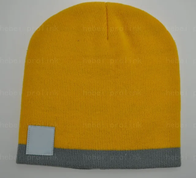 100 % Acrylic Knitted Hat