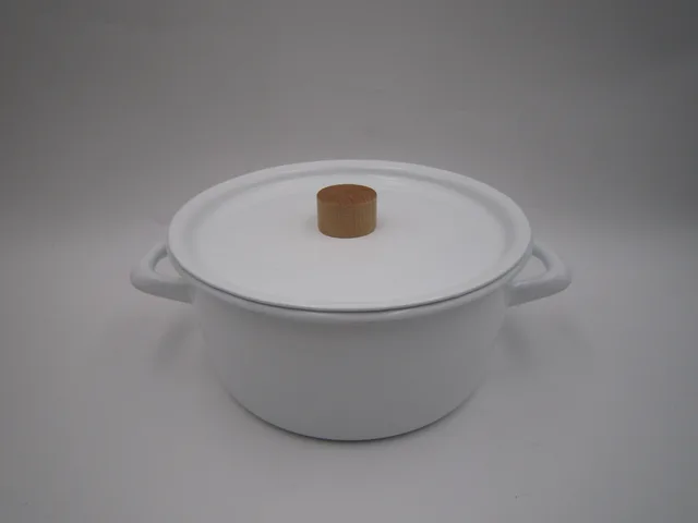 Enamel pot