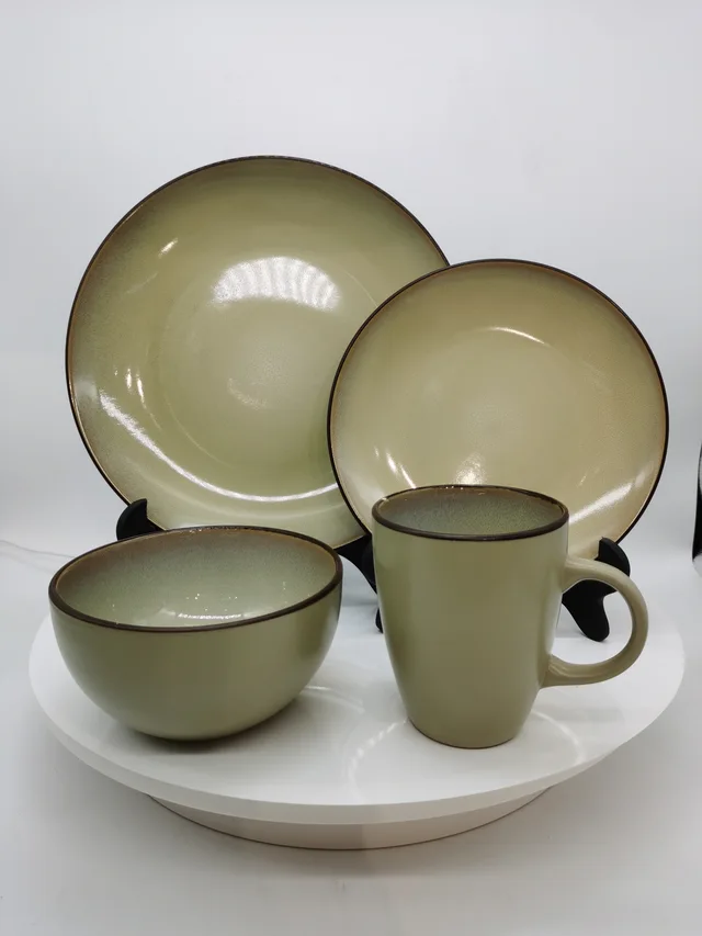 Reactive Dinnerware set