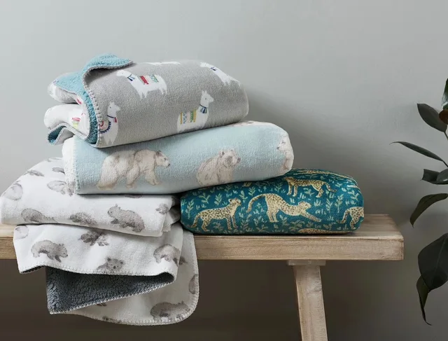 Polyester blanket