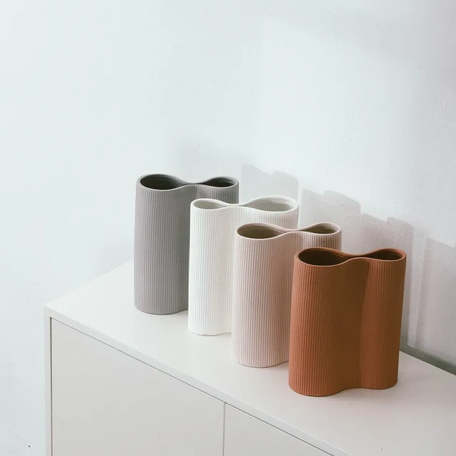 Ceramic flower vases
