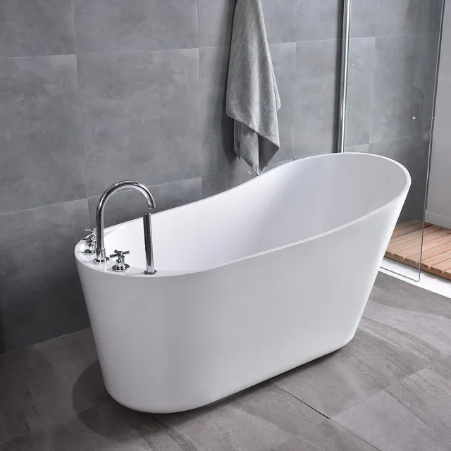Free standing bathtub
