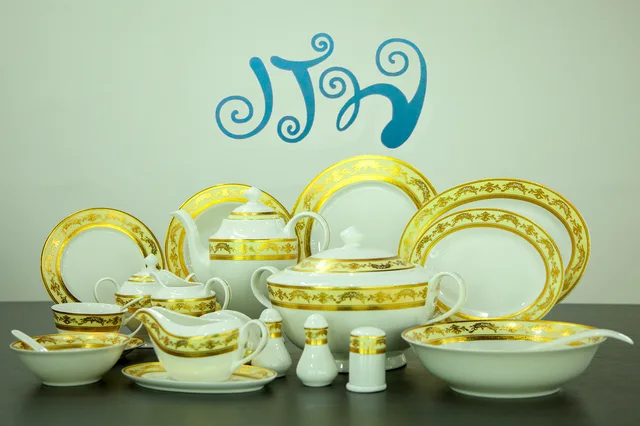 130pcs Dinner Set