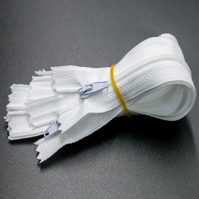 Nylon zipper