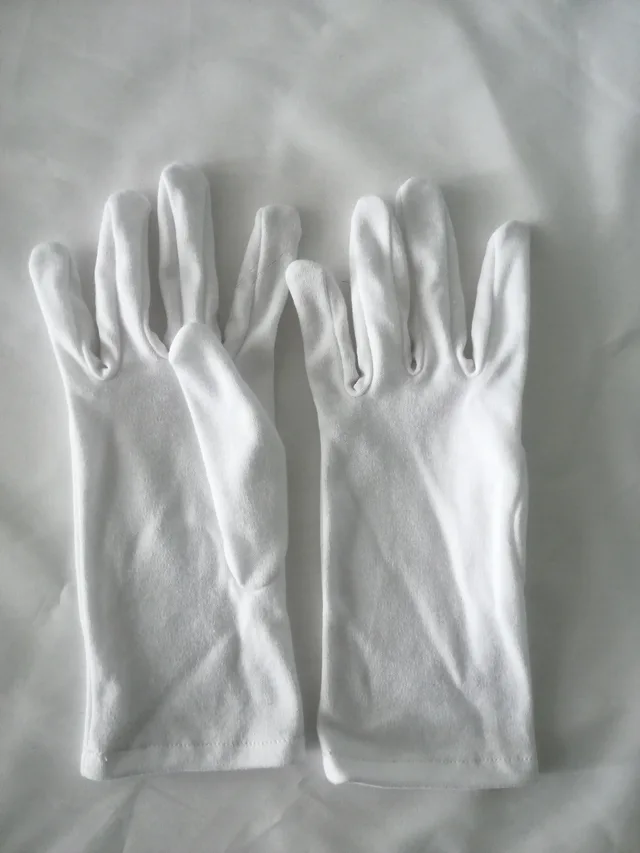 Antiviral gloves
