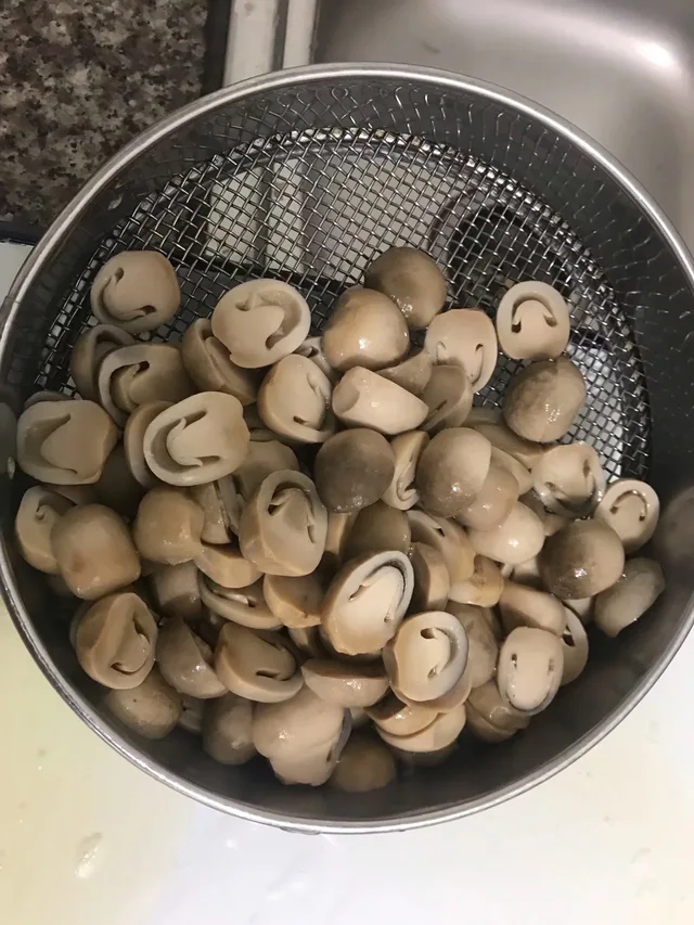 Canned Straw Mushrooms Halves