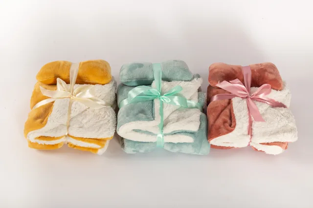 Solid coral fleece /flanne set (, pillow, double layers throw)