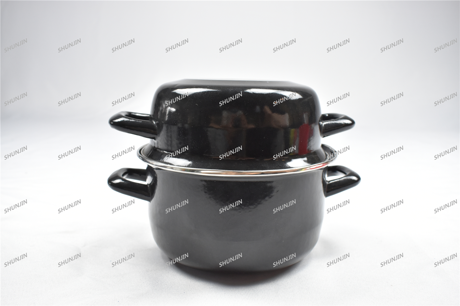 Enamel seafood pot
