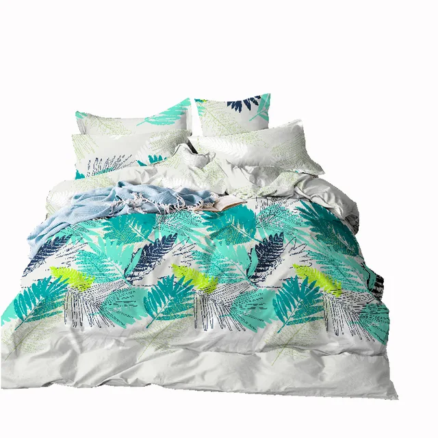 Leaf print bed set