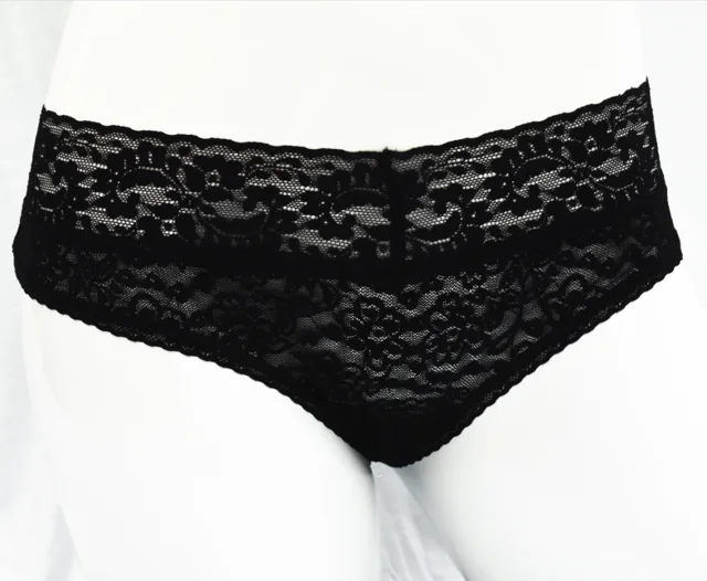 Lady's lace briefs