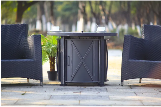 Outdoor round gas fire pit