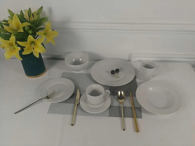 Emboss Dinner Set