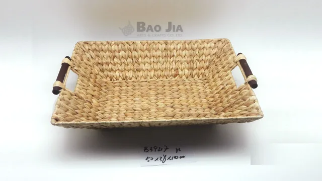 Rectangular water hyacinth basket with wood handles