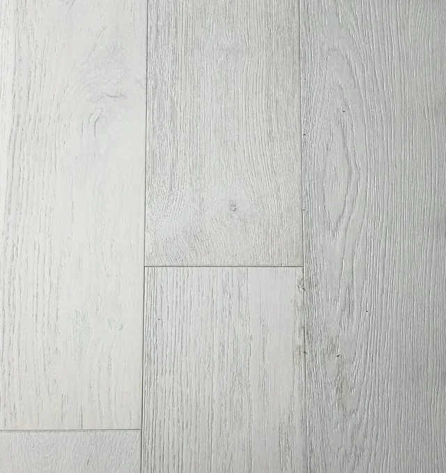 Engineered Flooring with White Washed European Oak Wood