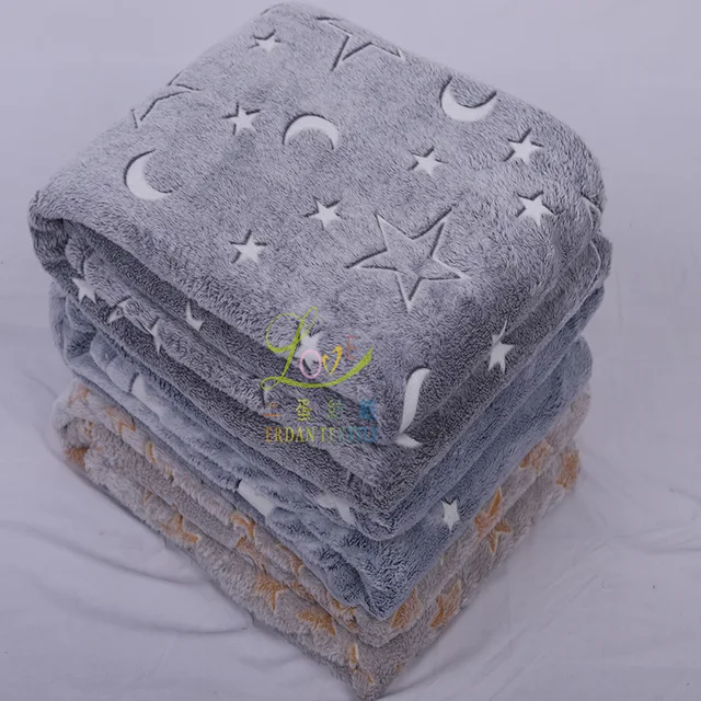 100% polyester customized star moon design glow in dark flannel plush