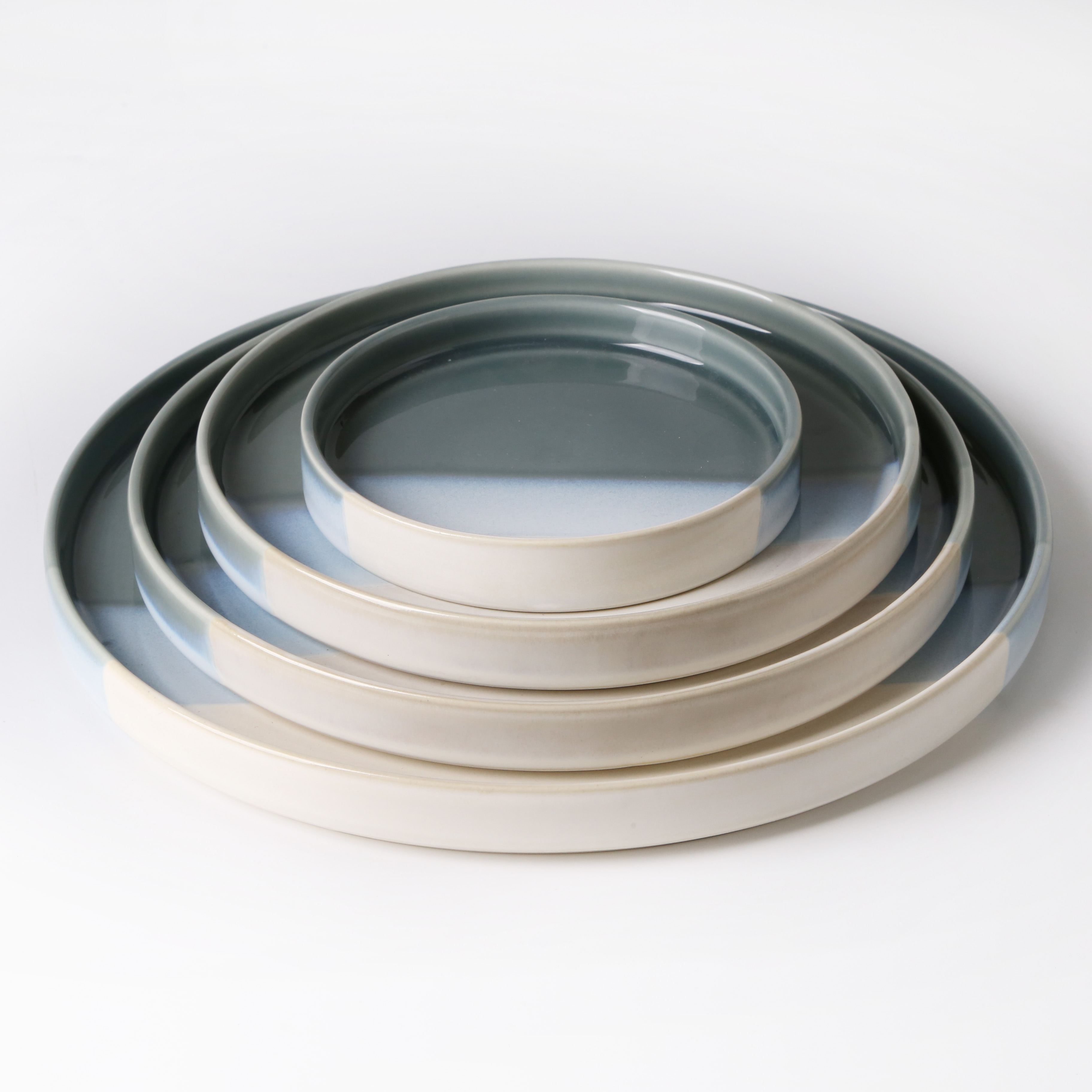 Plate reactive glaze
