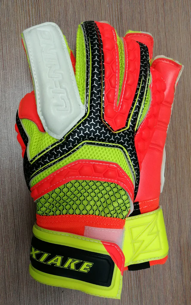 Goalkeeper gloves