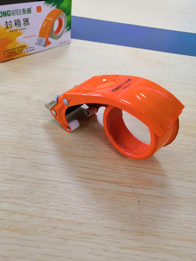 Tape dispenser