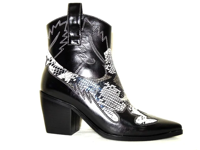 Formal & Popular Boot