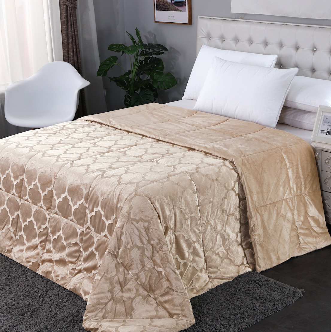 Microfiber embossing velvet quilt