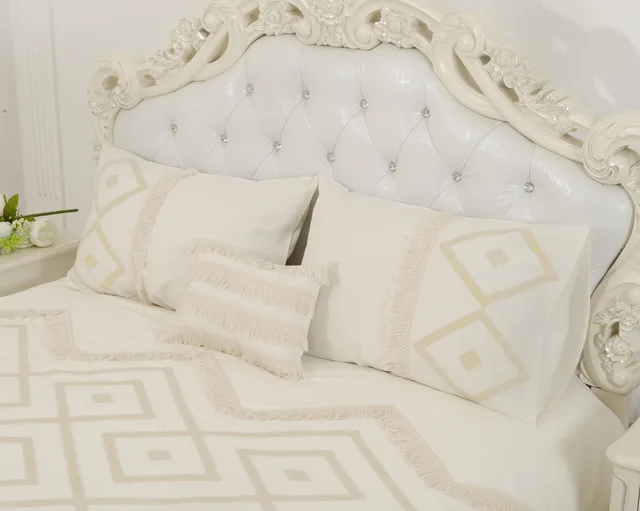Tassle duvet cover set