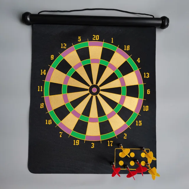 Roll-up magnetic dart board